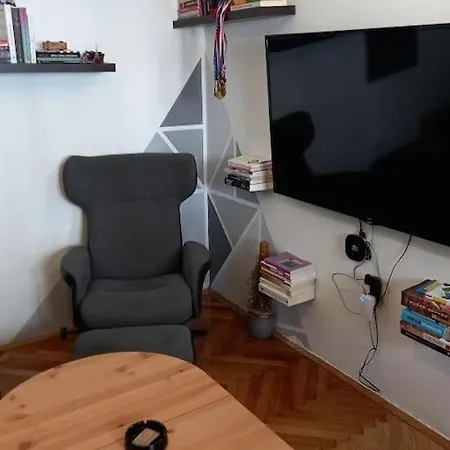 Comfy In Center Apartman