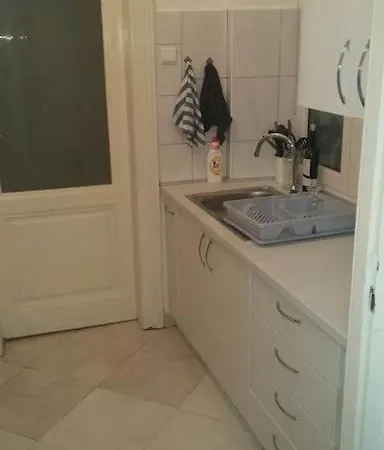 Comfy In Center Apartman